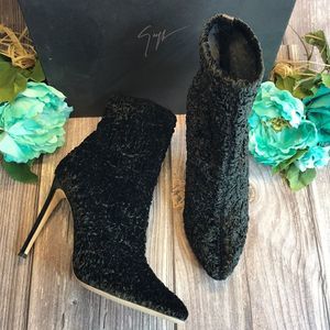 Giuseppe Zanotti Black Textured Stretch Velvet Booties 9.5B